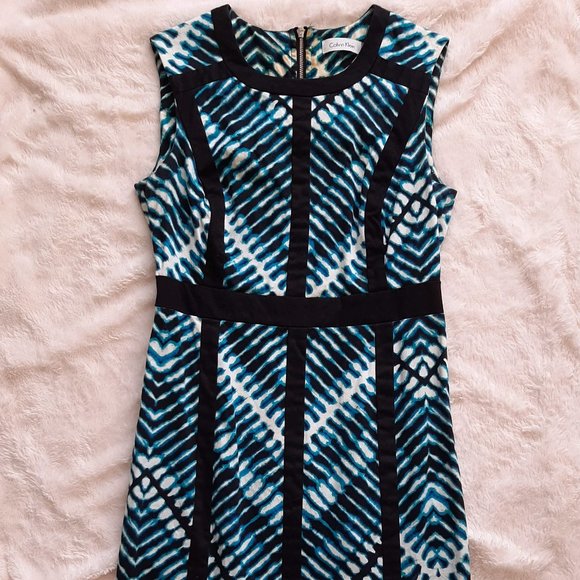 Super Flattering Geometric Dress - Picture 1 of 4